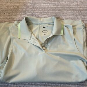 Nike, dri-fit sleeveless polo, size Medium, green color
